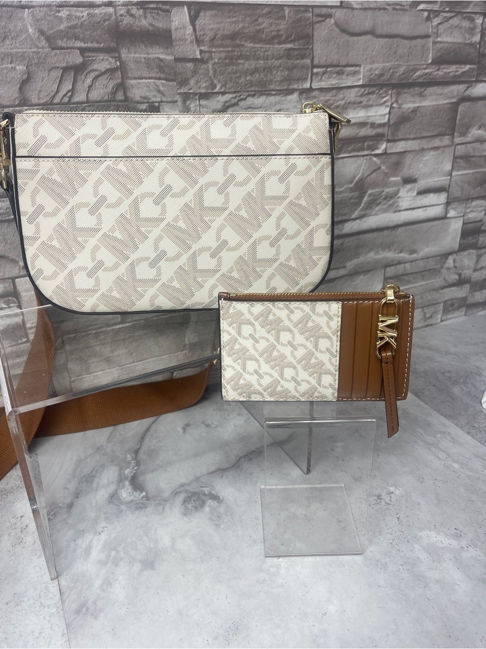 Michael Kors Parker Large Empire Logo Multi-Function Crossbody & Card Case - Picture 3 of 12